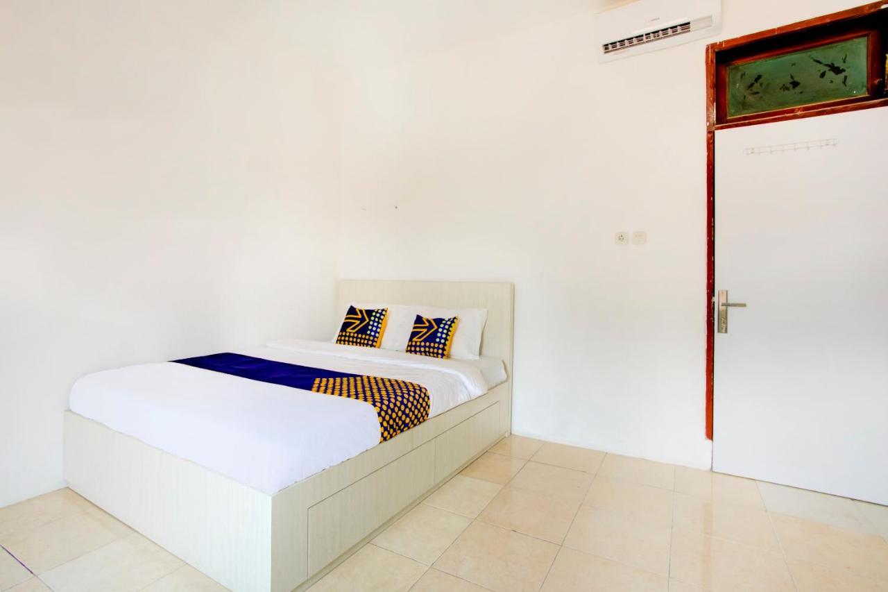 Vaccinated Staff - Spot On 3928 Terrace House Syariah Hotel Pondoktjing Dua Bagian luar foto