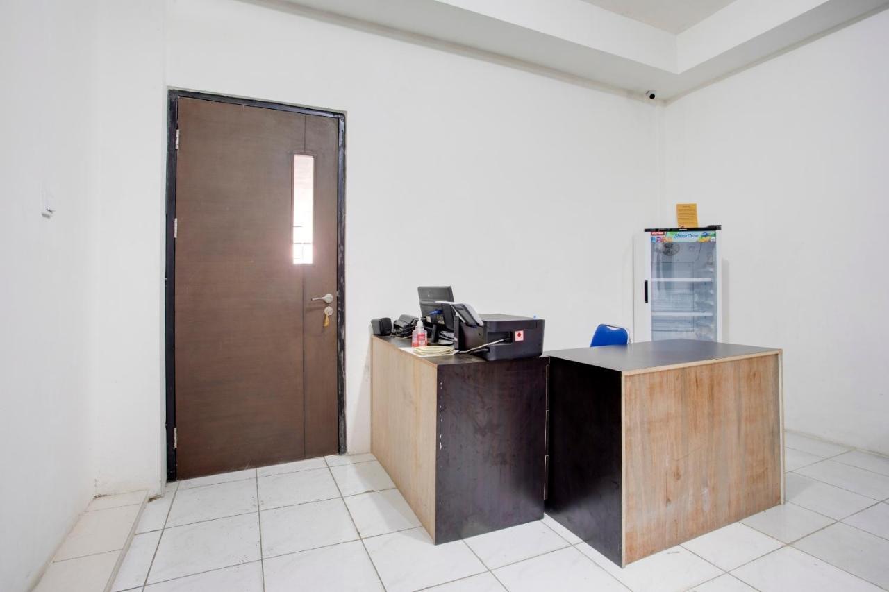 Vaccinated Staff - Spot On 3928 Terrace House Syariah Hotel Pondoktjing Dua Bagian luar foto