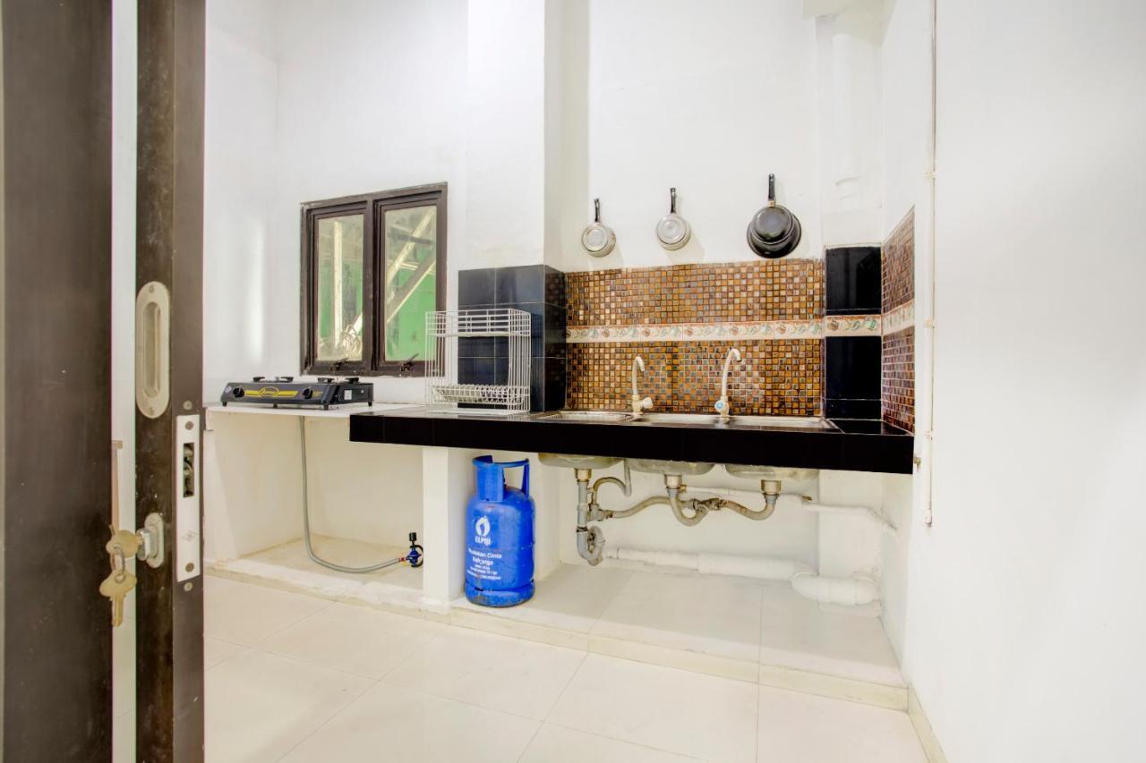 Vaccinated Staff - Spot On 3928 Terrace House Syariah Hotel Pondoktjing Dua Bagian luar foto
