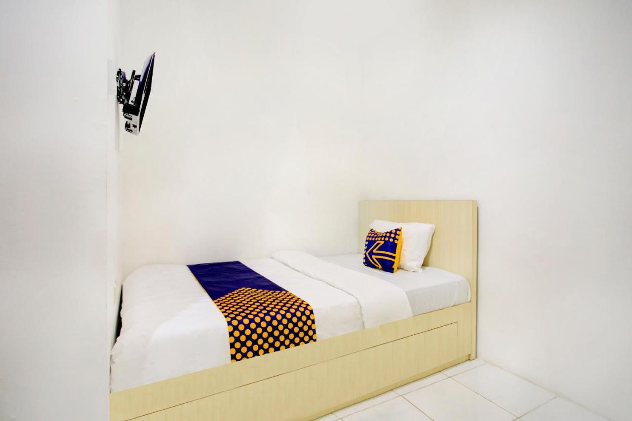 Vaccinated Staff - Spot On 3928 Terrace House Syariah Hotel Pondoktjing Dua Bagian luar foto